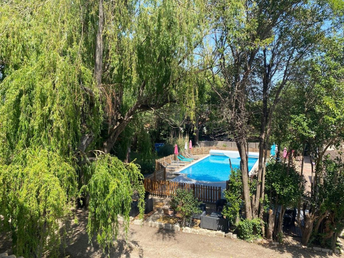 Hostellerie De La Source Arles Dış mekan fotoğraf
